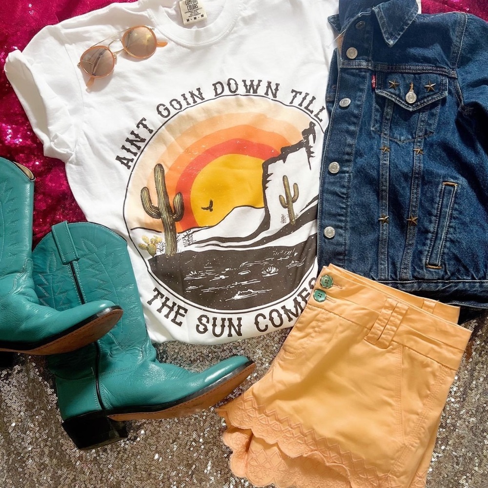 Ain’t Goin Down Until The Sun Comes Up Graphic Tee